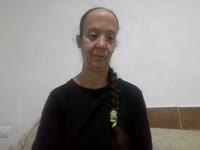 Soy una chica simpática y divertida que le gusta jugar en la cámara haciendo desnudo, anal, masturbación y disfrutar de una buena charla caliente