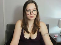 Hey there my name is Katy ;)Sexy smile, tesing eyes....and a body made to move. I ride horses like I own the world, and I dance like no one