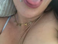 Jeune femme sexy et raffinée qui aime prendre et donner du plaisir aux hommes loyales et respectueux