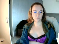 Ik ben een spontane dame die bijna niets te gek vind. Ik sta voor veel dingen open zolang we het samen maar gezellig hebben. Heb je een lekker verzoekje? vraag het me dan zeker.