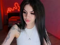 My green eyes have already captured more than a few hearts—are you ready to look into them and never leave?
I’m saving up for my very first car and dreaming of the moment I finally get my driver’s license. One day, I’ll be in Tokyo visiting the Harry Potter museum. Who knows, maybe you’ll be the one walking those streets with me.
Sometimes you can find me at the gym, but more often I’m in my cozy space, binge-watching series or enjoying the perfect lazy day when I don’t have to go anywhere. My mornings start with water or raspberry tea… and my evenings? Maybe with the two of us, daring each other to see who gives in first.
I’m kind, caring, sometimes emotional—but always real. I believe in kindness, and I start with myself. And maybe I can read your thoughts right now.
So tell me… if you were in my place, what would you do? Maybe tonight we start our story.