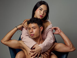 naughty camcouple masturbating with vibrator OwenAndVioletha
