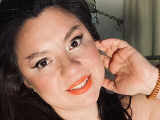 golden shower cam EllaWoodstock