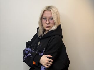 free video chat room AdelinaCostanti