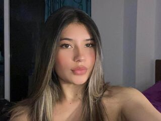 camgirl showing tits AmberDamanti