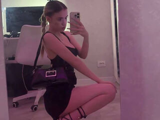 naked camgirl AngelesBelfiore