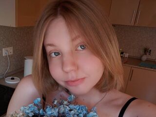 beautiful girl BertaCheyne