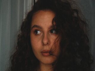 camgirl masturbating with dildo BertieSiegers