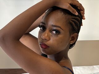 cam show BrianaHadid