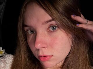 cam girl playing with dildo BrookKingfisher