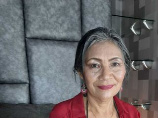 naughty camgirl masturbating with dildo CelesteWonder