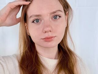 cam girl masturbating with dildo CreolaMarn