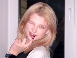 cam strip tease DaisySponholz