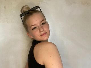 camgirl playing with sextoy DebraHallin