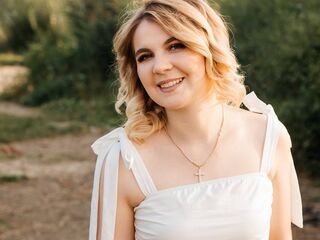 webcam babe chatroom DemetriceAkpan