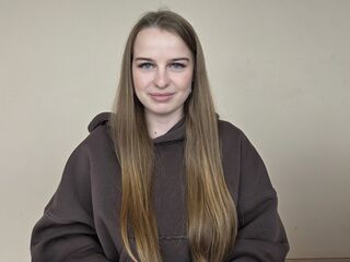 cam girl masturbating DonetteSally