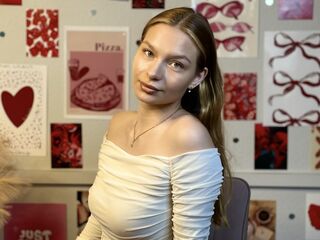 webcamgirl chat DonetteSimple