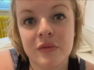 adult live webcam EllaConway