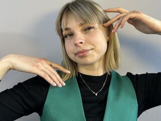 naked girl with webcam EmelineBurrough