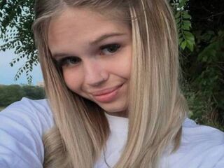 fingering girl webcam picture EricaVon