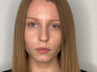 naked camgirl FawnTobin