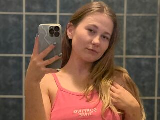 nude webcamgirl photo GlossyMonica