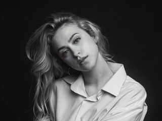 sexy cam girl GwynethHibbits