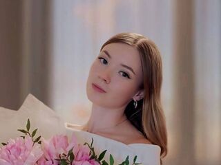 naughty cam girl fingering pussy JaniseServoss