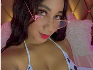 camgirl playing with sex toy JannaYhowns