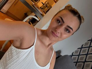 camgirl masturbating with vibrator JessyeMailey