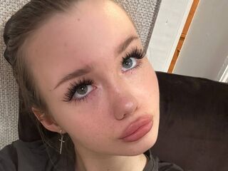 girl topless JuliaStevens