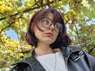 hot naked cam girl JuliannMunning