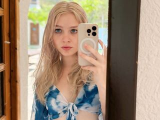 beautiful webcamgirl JuneLane