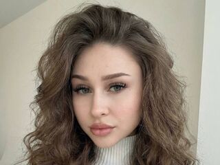 camgirl playing with sextoy JunitaDroze