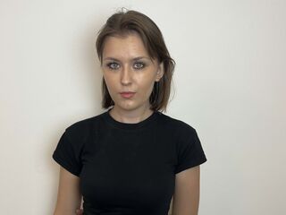 camslut topless KariErpelding