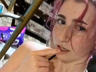 camgirl playing with vibrator KarlaLitrenta