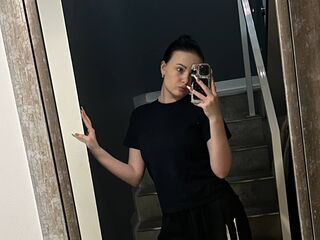 hot webcam show KiraBentley