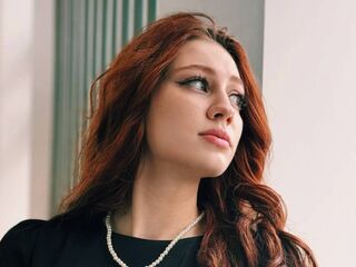 topless webcam girl KristinaGuernsey