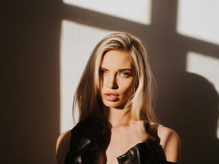 topless cam girl LanaSharapova