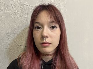 closeup cam LaraWils