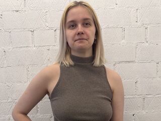 camslut fingering wet pussy LatrishaSoprych