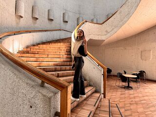 hot striptease webcam LauraSnok