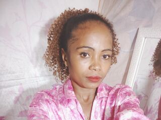 hot webcamslut LayahMorgane
