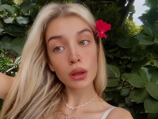 camgirl playing with sextoy LeilaClose