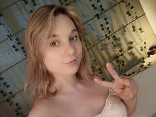 fingering webcamgirl picture LilianDavidge