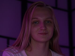 naked girl with webcam fingering LilliamDittman