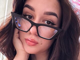 camgirl playing with vibrator LizzyKissy