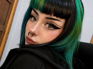 closeup cam LolaGraves