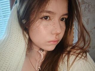 camslut masturbating LouannMuench