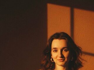 camslut spreading pussy LurlineSundling